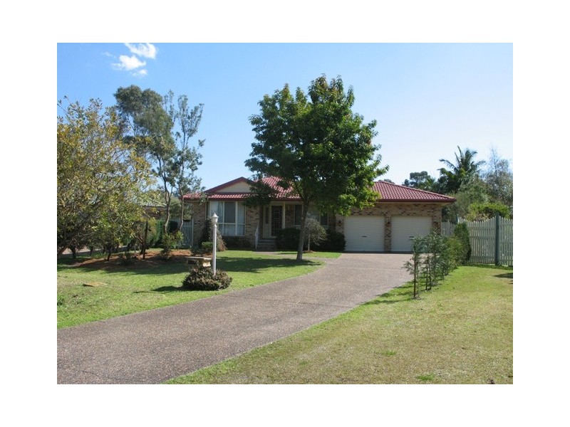 4 Rousseau Place, Cooranbong NSW 2265