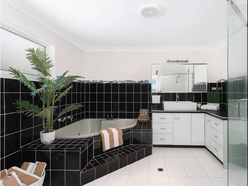 30 Northview Drive, Bateau Bay NSW 2261