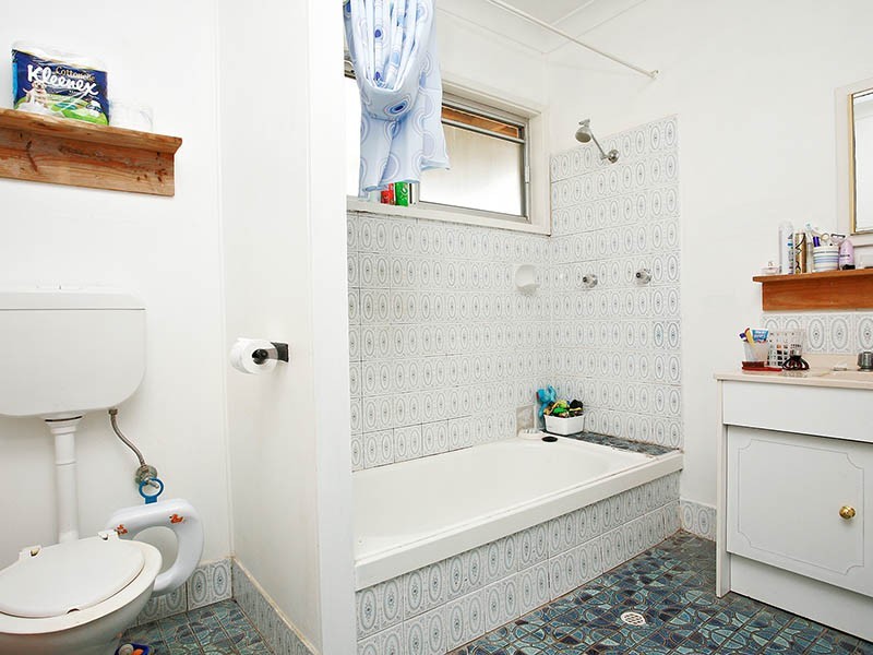 28 Coorumbung Street, Morisset NSW 2264