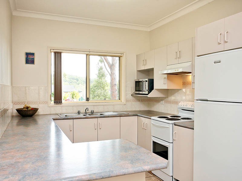 4 Burrawang Boulevarde, Toronto NSW 2283