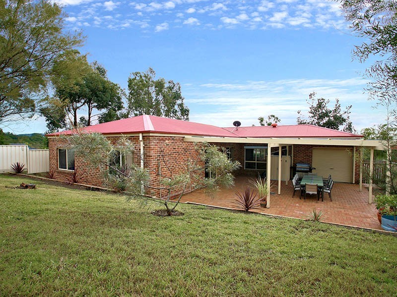 4 Burrawang Boulevarde, Toronto NSW 2283