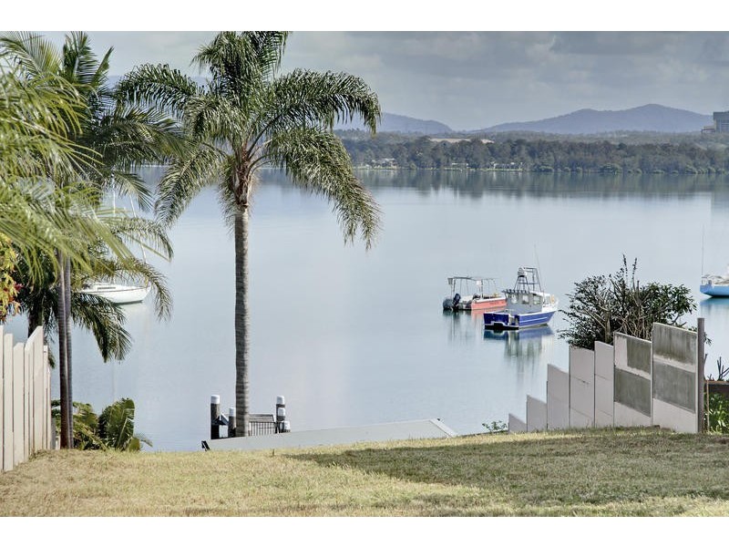 179 Grand Parade, Bonnells Bay NSW 2264