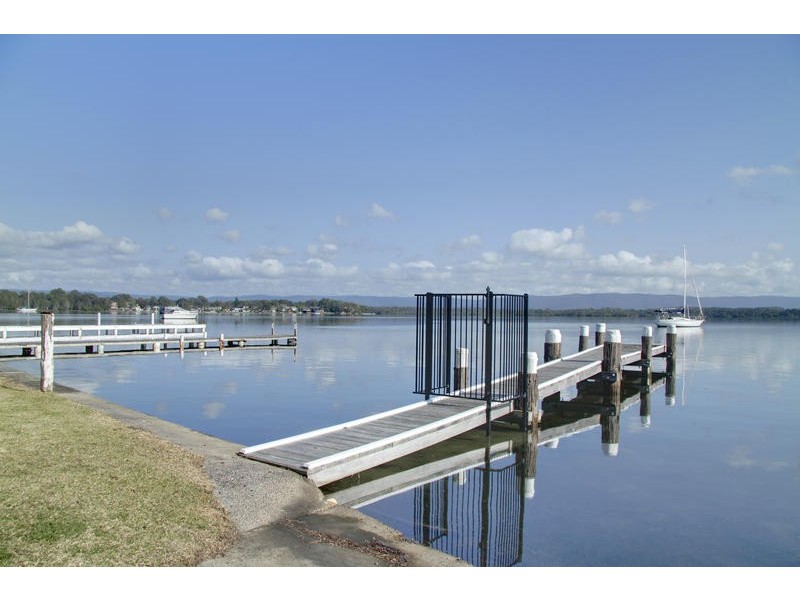 179 Grand Parade, Bonnells Bay NSW 2264