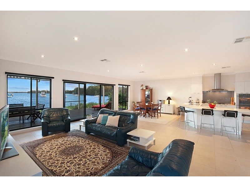 42 Pillapai Road, Brightwaters NSW 2264