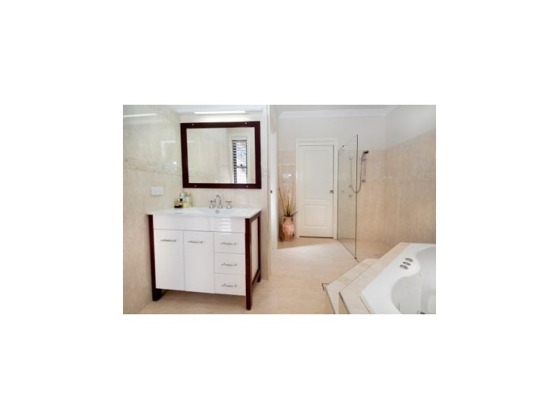 4 Bulgonia Road, Brightwaters NSW 2264