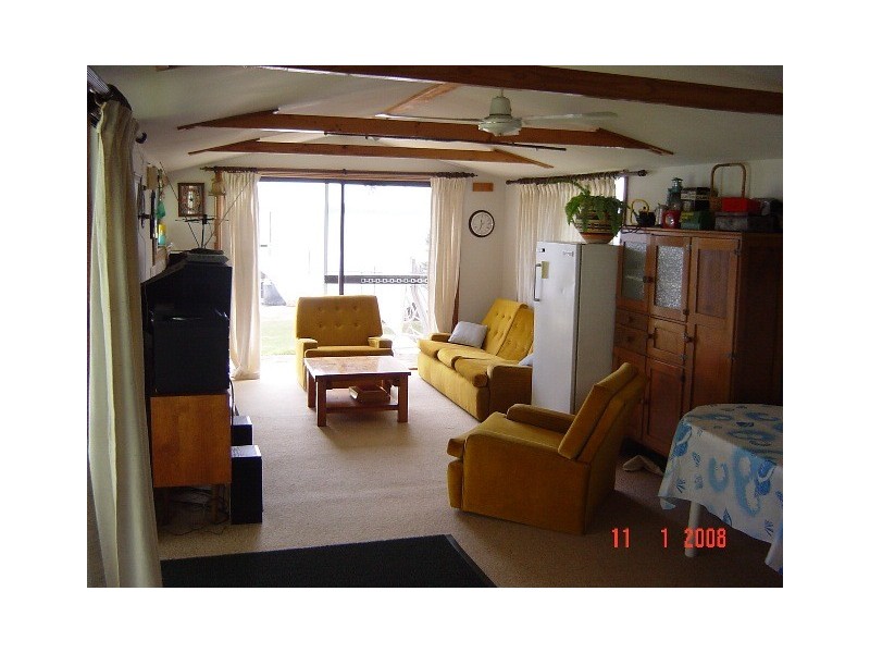 209 Grand Parade, Bonnells Bay NSW 2264