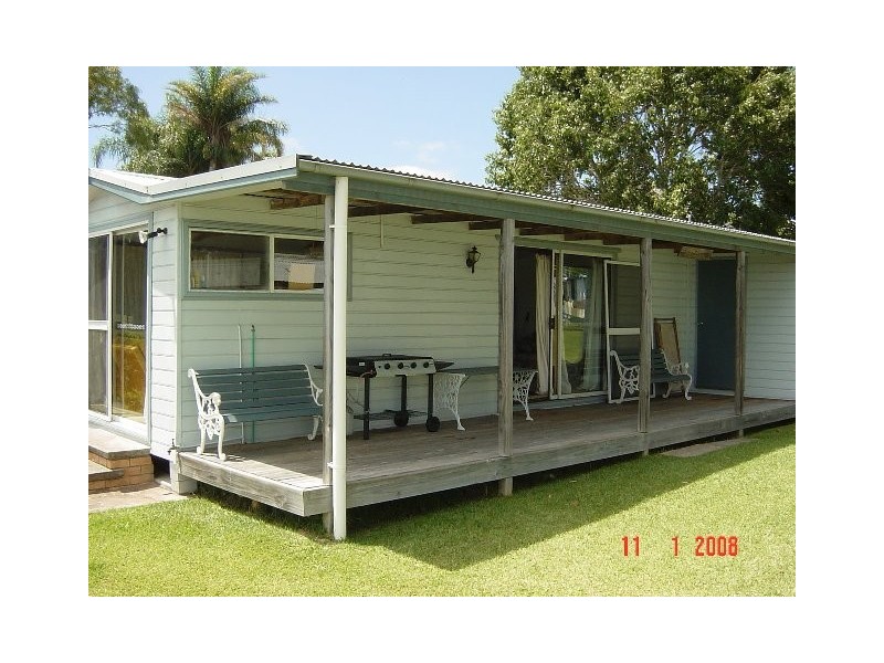 209 Grand Parade, Bonnells Bay NSW 2264