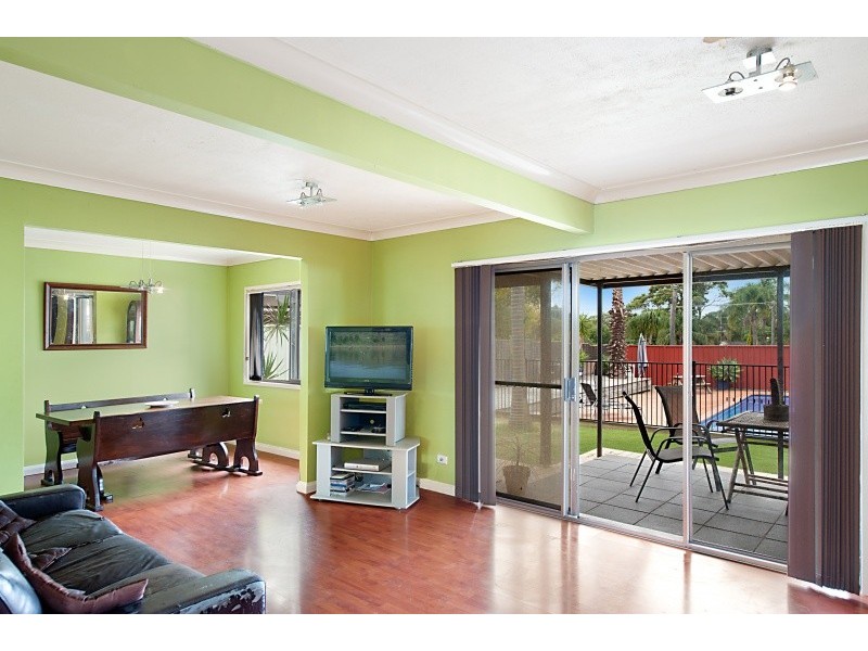 19  Churchill Crescent, Windermere Park NSW 2264