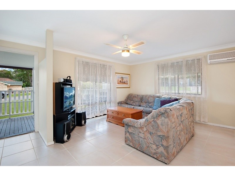1 Churchill Crescent, Windermere Park NSW 2264