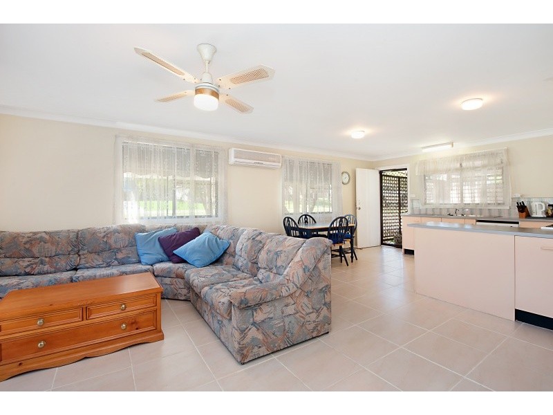 1 Churchill Crescent, Windermere Park NSW 2264