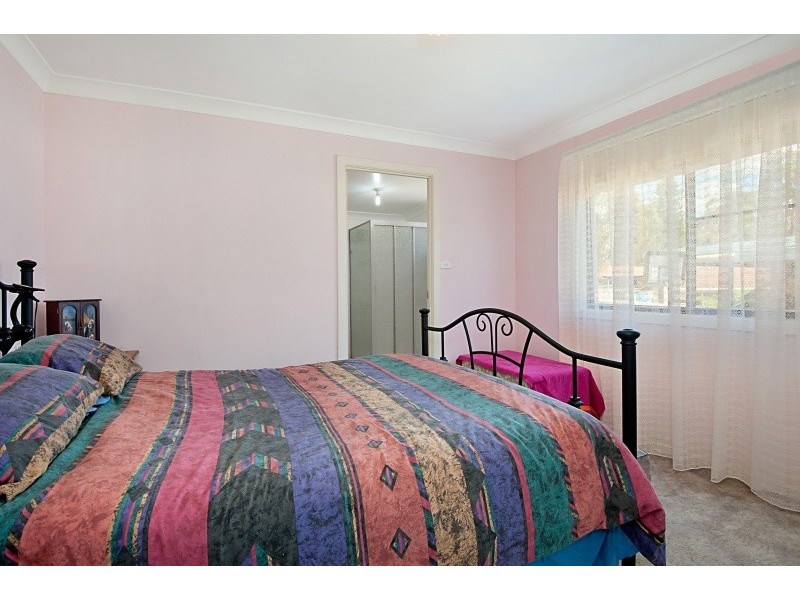 1 Churchill Crescent, Windermere Park NSW 2264