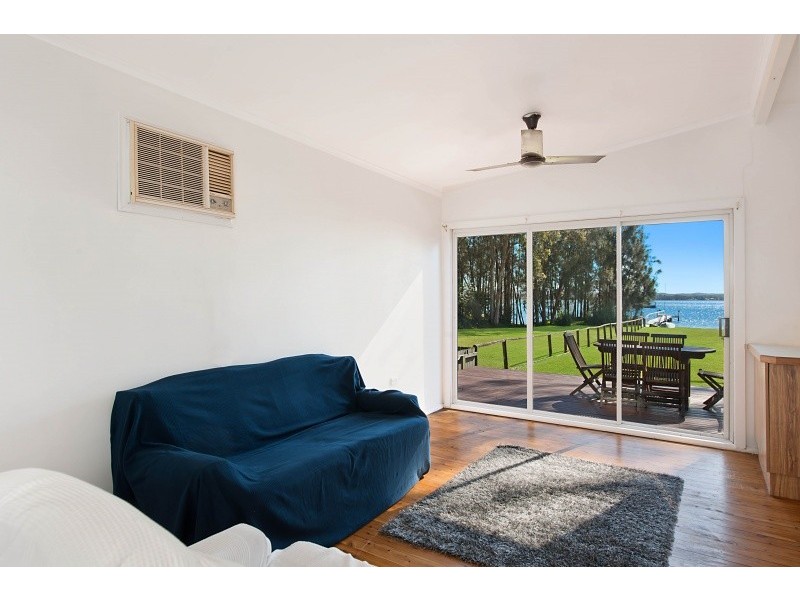 73 Grand Parade, Bonnells Bay NSW 2264