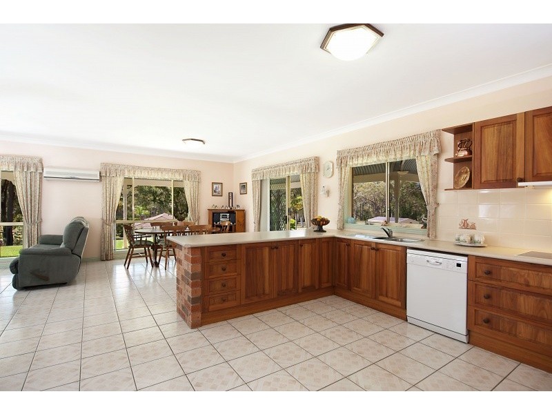 5 Simmons Close, Wyee Point NSW 2259