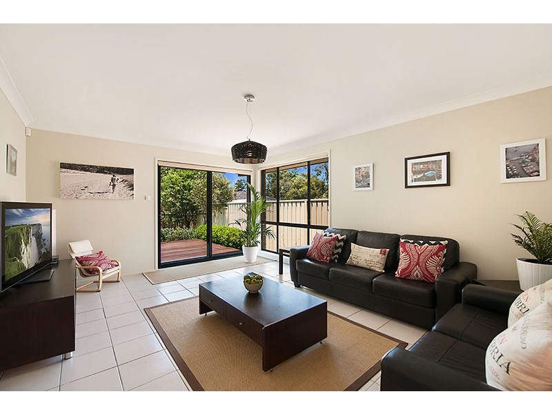 17 Victoria Street, Windermere Park NSW 2264