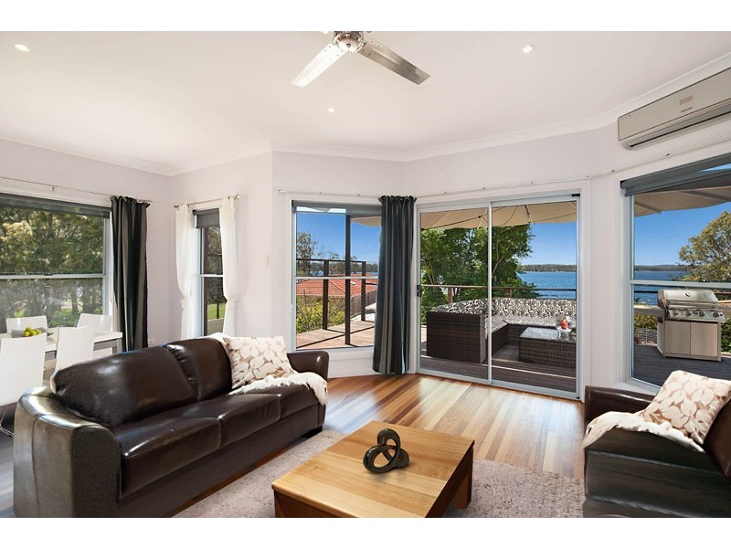 9 Albert Street, Bonnells Bay NSW 2264