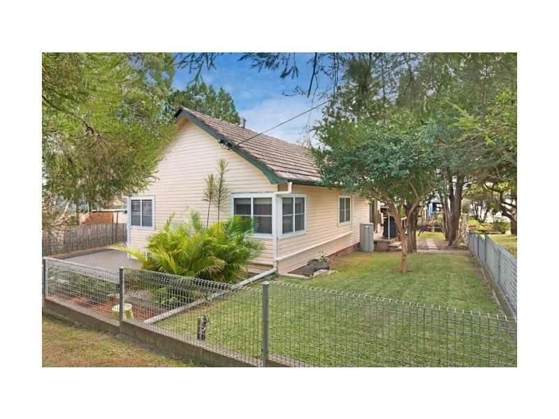 165 Grand Parade, Bonnells Bay NSW 2264