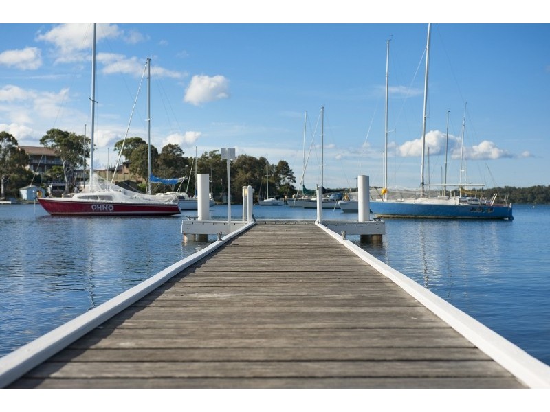 19 Waterside Avenue, Sunshine NSW 2264