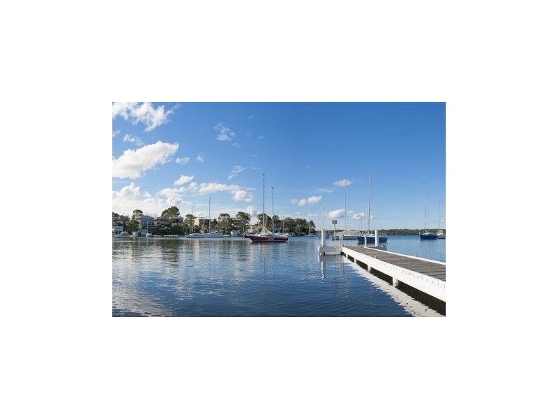 19 Waterside Avenue, Sunshine NSW 2264