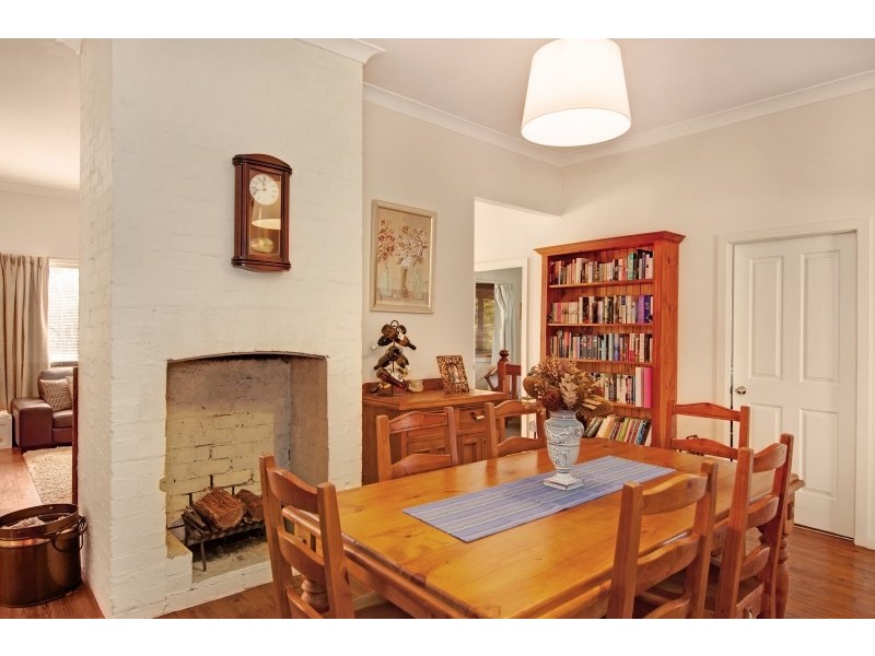 60 Macquarie Street, Morisset NSW 2264