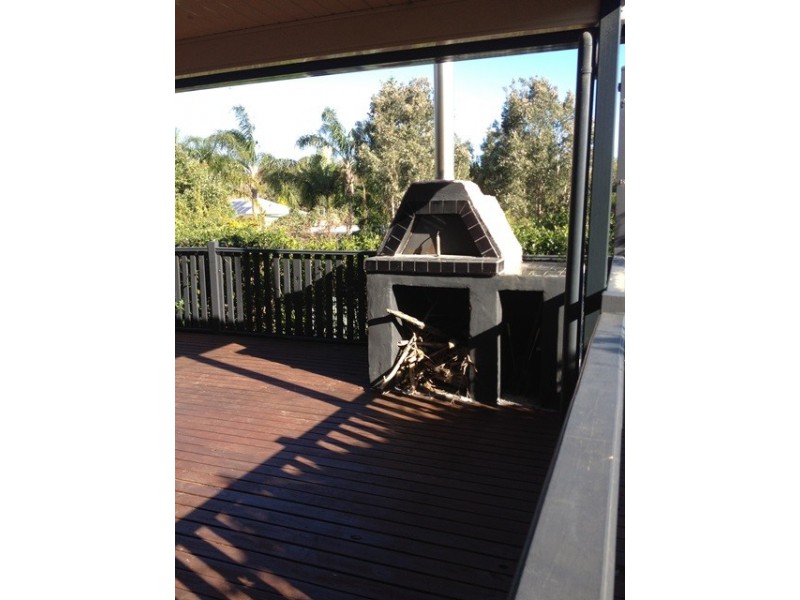 8 Fishery Point Road, Mirrabooka NSW 2264