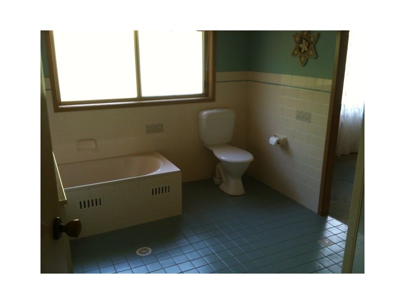 16 Marina Parade, Bonnells Bay NSW 2264