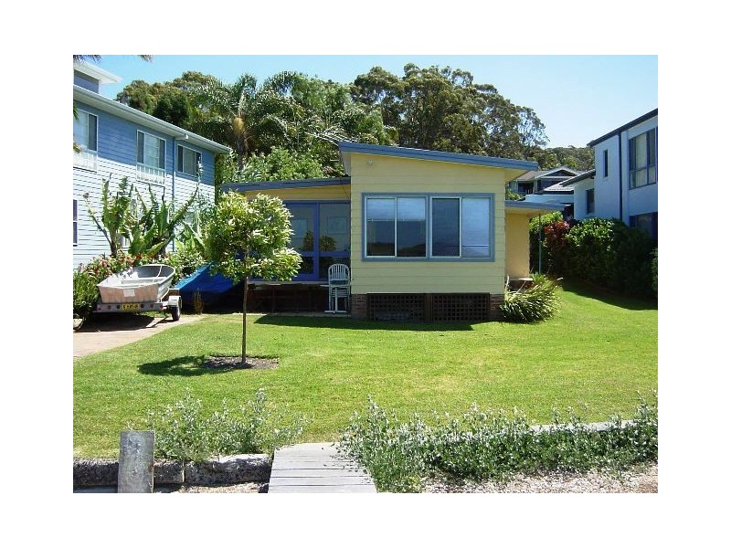37 Waterside Avenue, Sunshine NSW 2264