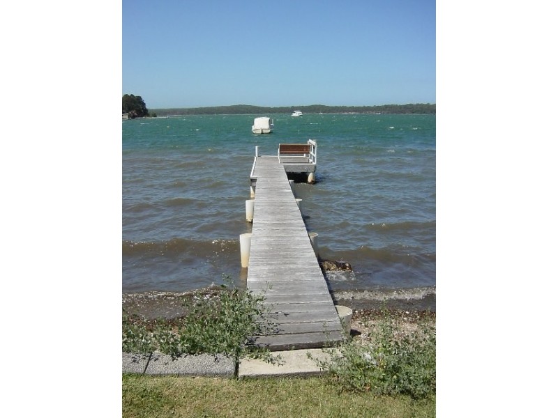 37 Waterside Avenue, Sunshine NSW 2264