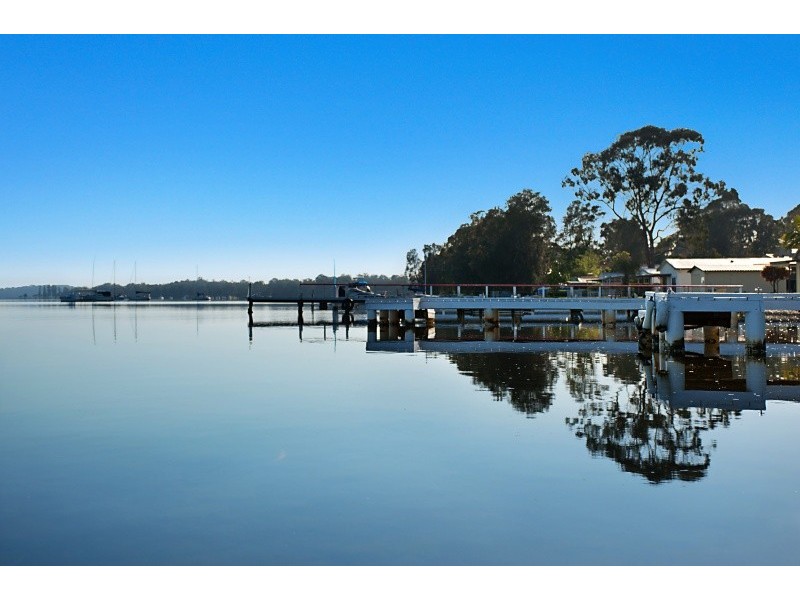 111 Grand Parade, Bonnells Bay NSW 2264