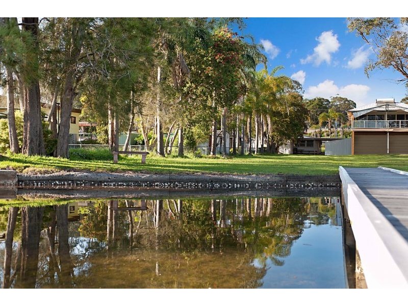 111 Grand Parade, Bonnells Bay NSW 2264