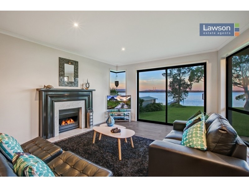 211 Grand Parade, Bonnells Bay NSW 2264