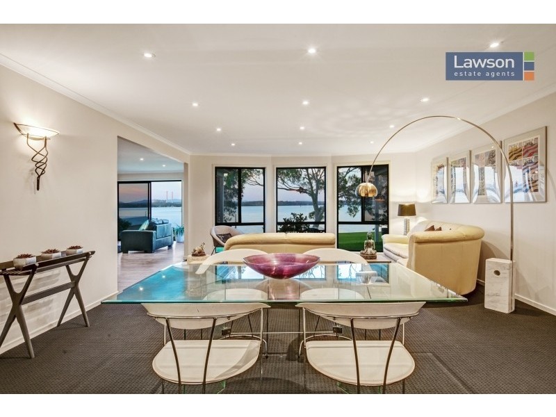 211 Grand Parade, Bonnells Bay NSW 2264