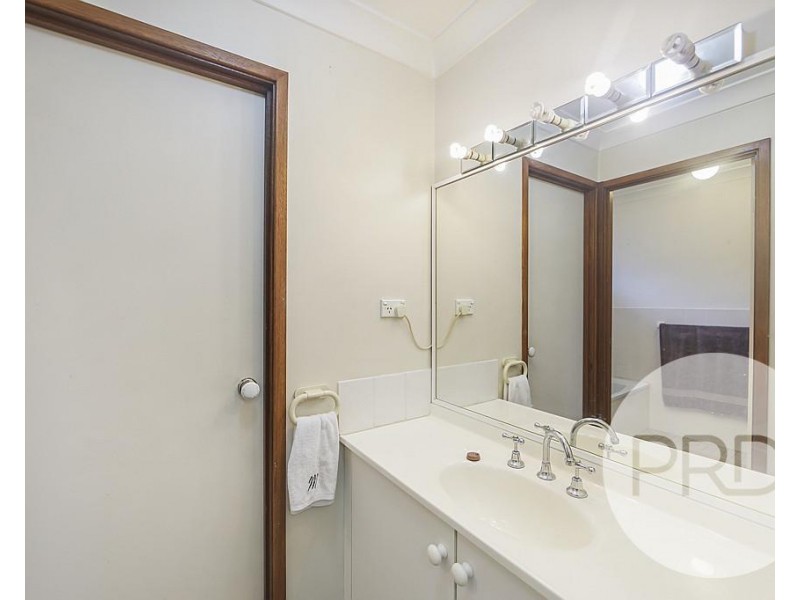 8 Everitt Place, Watanobbi NSW 2259