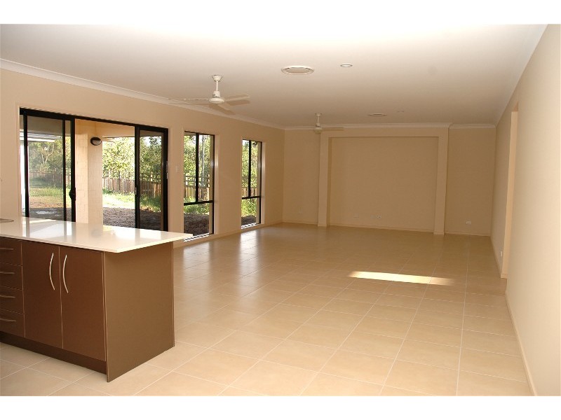 14  Hideaway Cl, Narangba QLD 4504
