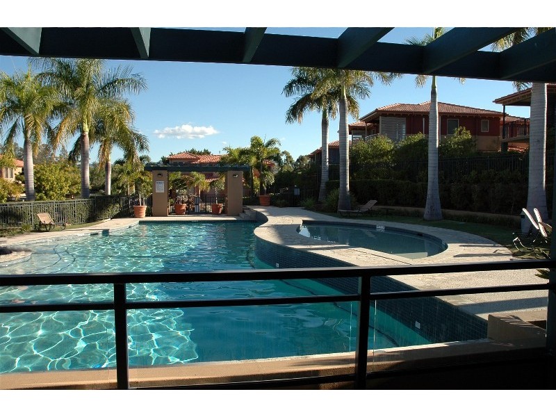 16/4 University Dr, Robina QLD 4226