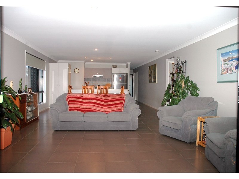 7 Park Grove Ct, Kallangur QLD 4503