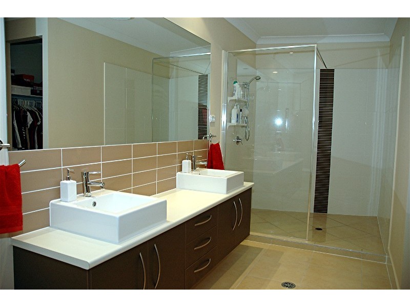 14  Hideaway Cl, Narangba QLD 4504