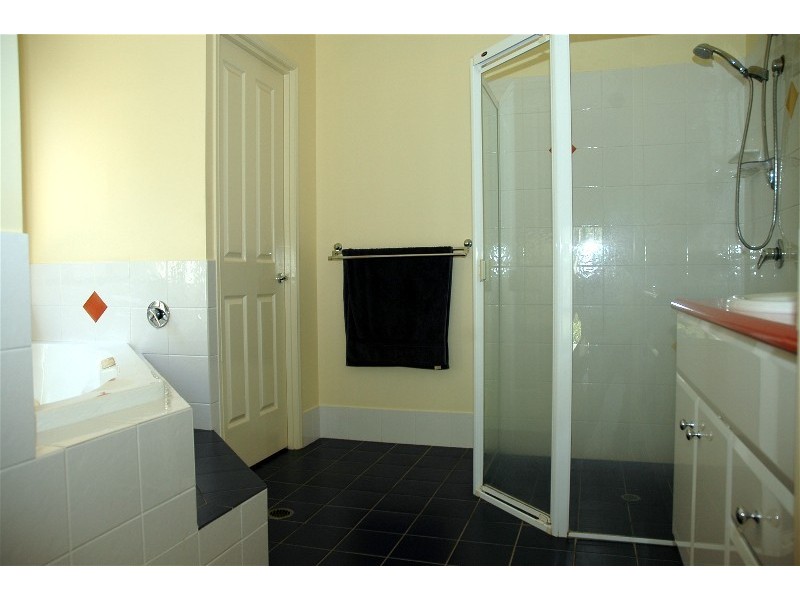 29 Tinaroo Ct, Albany Creek QLD 4035