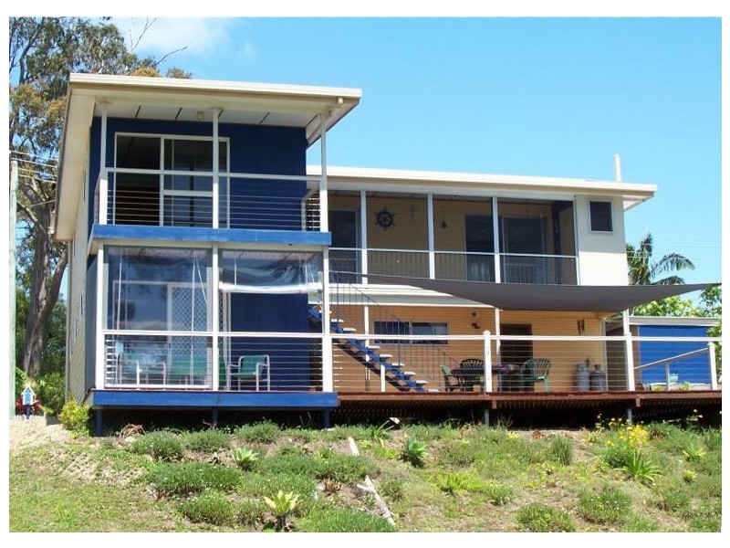 37 Jan St, Macleay Island QLD 4184