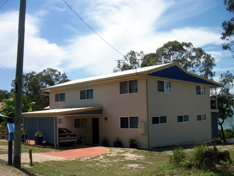 37 Jan St, Macleay Island QLD 4184