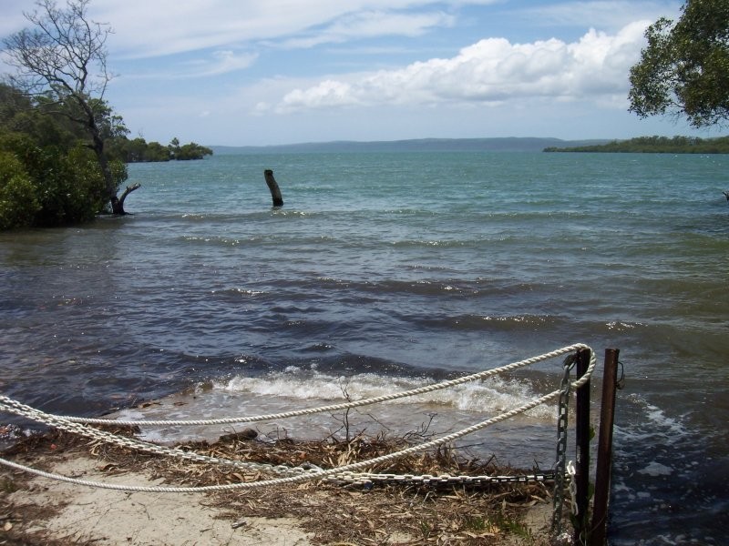 37 Jan St, Macleay Island QLD 4184