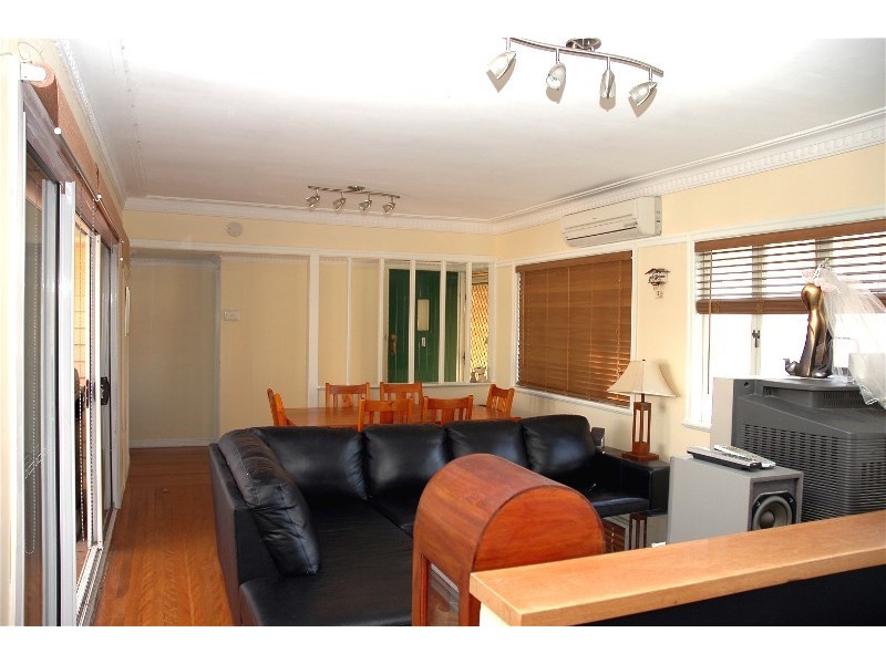 74 Muriel Av, Moorooka QLD 4105