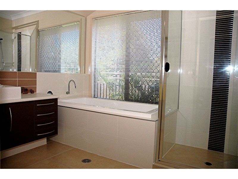 14 Hideaway Cl, Narangba QLD 4504