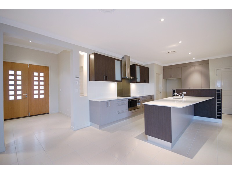 4 Serendipity Cl, Birkdale QLD 4159