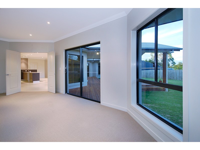 4 Serendipity Cl, Birkdale QLD 4159