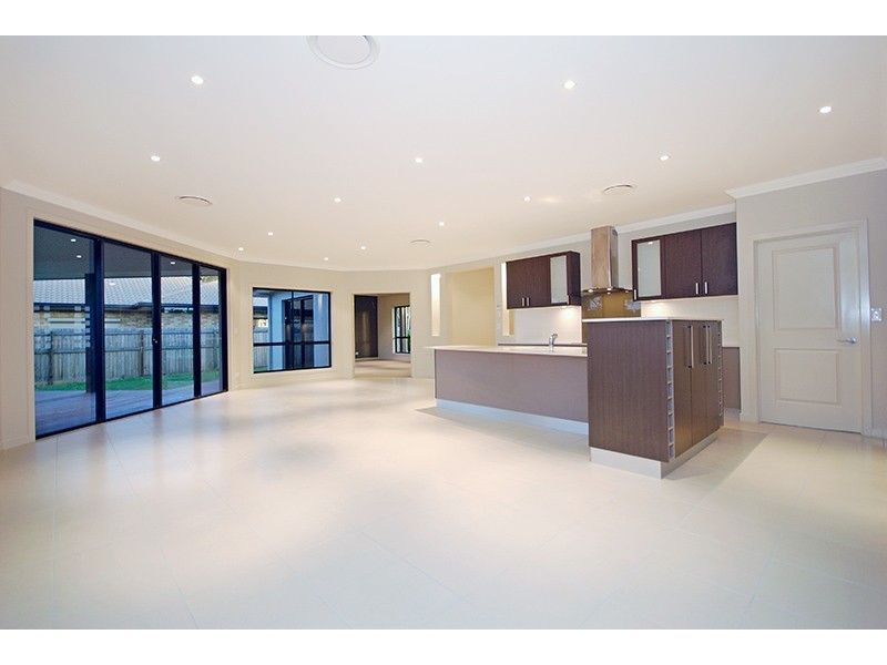 4 Serendipity Cl, Birkdale QLD 4159