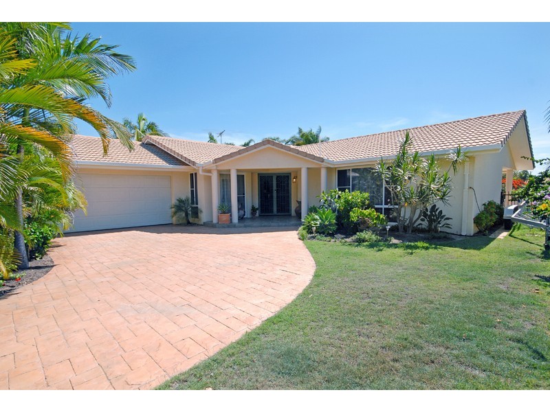 12 Tradewinds Dve, Banksia Beach QLD 4507