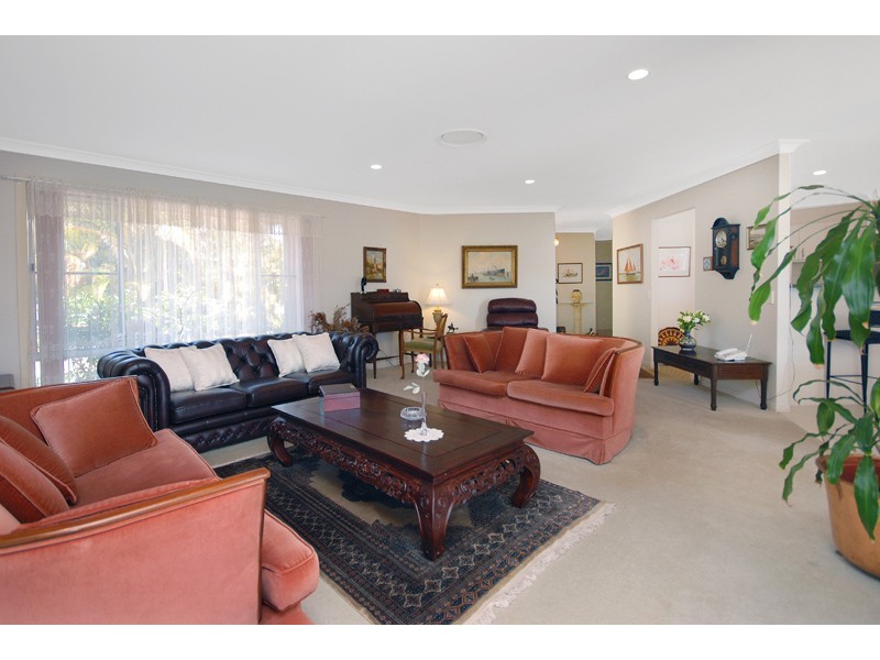 12 Tradewinds Dve, Banksia Beach QLD 4507