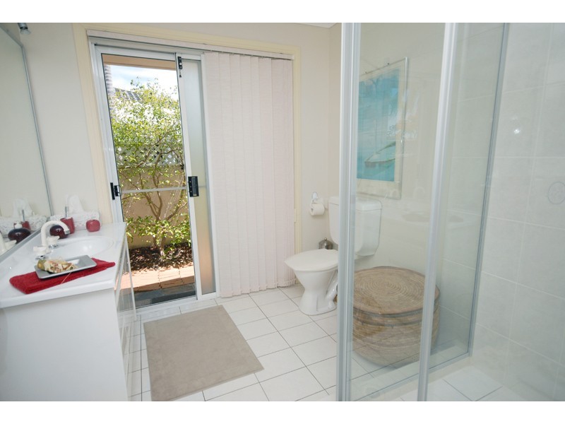 12 Tradewinds Dve, Banksia Beach QLD 4507