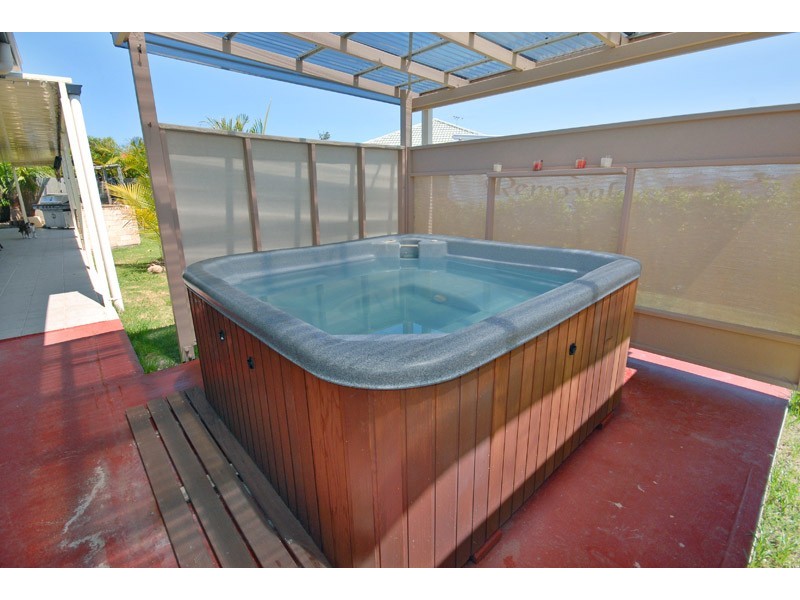 18 Hemlock St, Warner QLD 4500