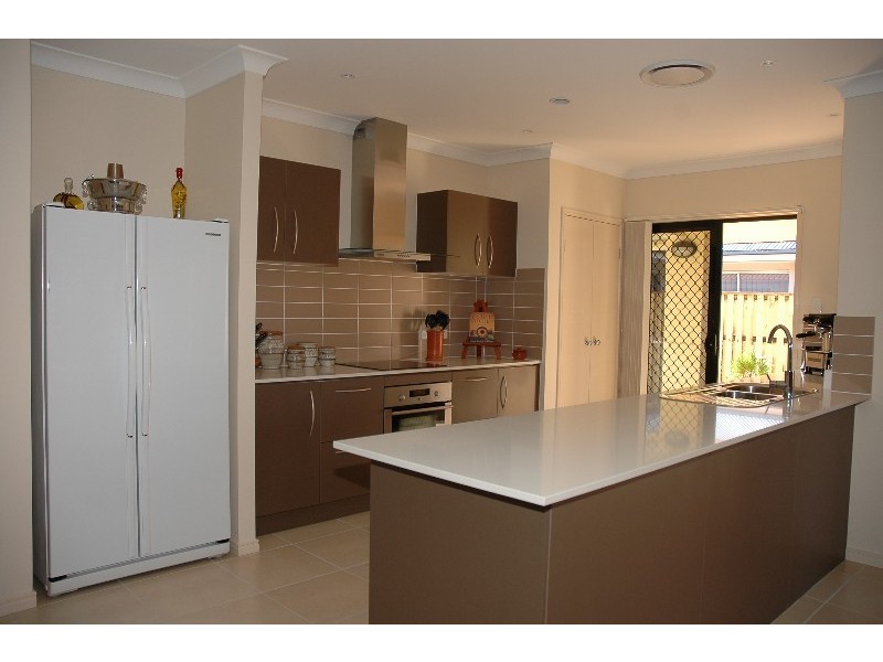 14 Hideaway Cl, Narangba QLD 4504